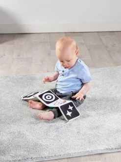 Tiny Love Black & White Gymini® 12 Tiny Love Black & White Gymini® -Fun Puzzle For Children Shop QR7VH SQ5 0000015187 MAGICAL TALES SLd2