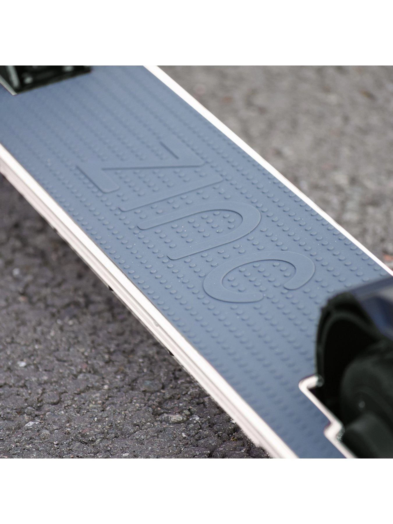 Zinc Folding Electric Eco Pro Scooter - White 8 Zinc Folding Electric Eco Pro Scooter - White - Image 6