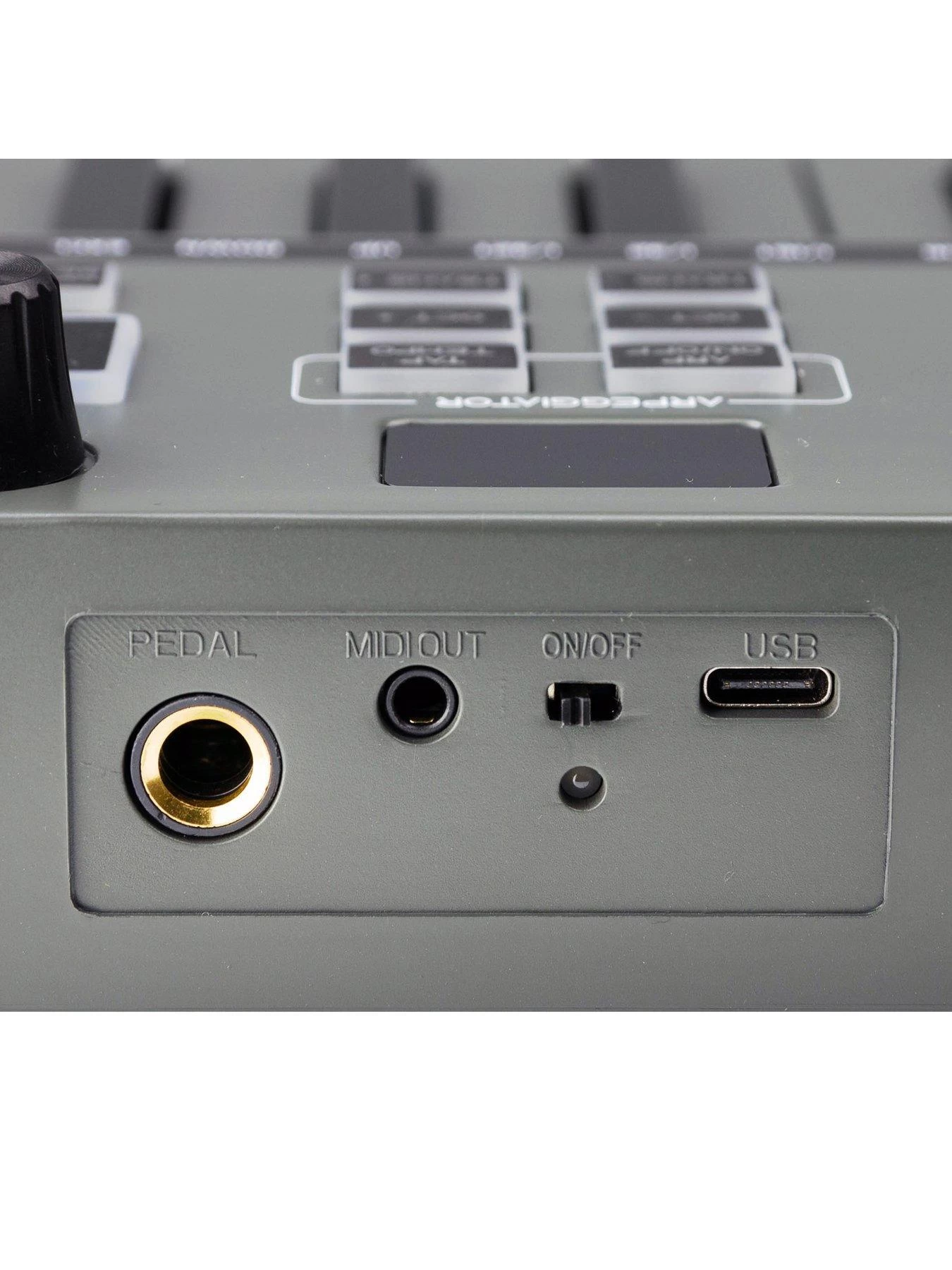 RockJam 25 Key USB And Bluetooth MIDI Keyboard Controller With 8 Backlit Drum Pads 9 RockJam 25 Key USB And Bluetooth MIDI Keyboard Controller With 8 Backlit Drum Pads - Image 7