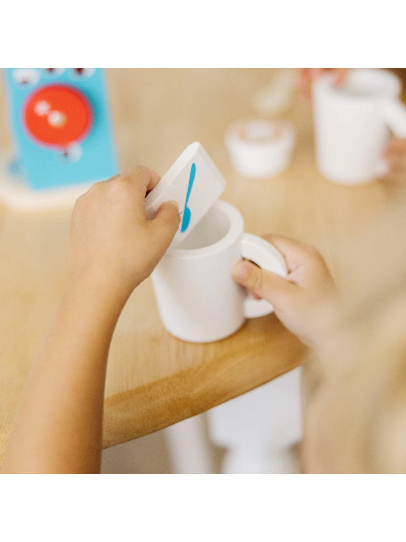 Melissa & Doug Wooden Brew & Serve Coffee Set 8 Melissa & Doug Wooden Brew & Serve Coffee Set - Image 6